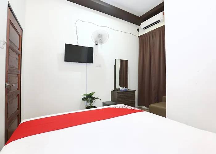 Super Oyo 89678 Ady Hotel