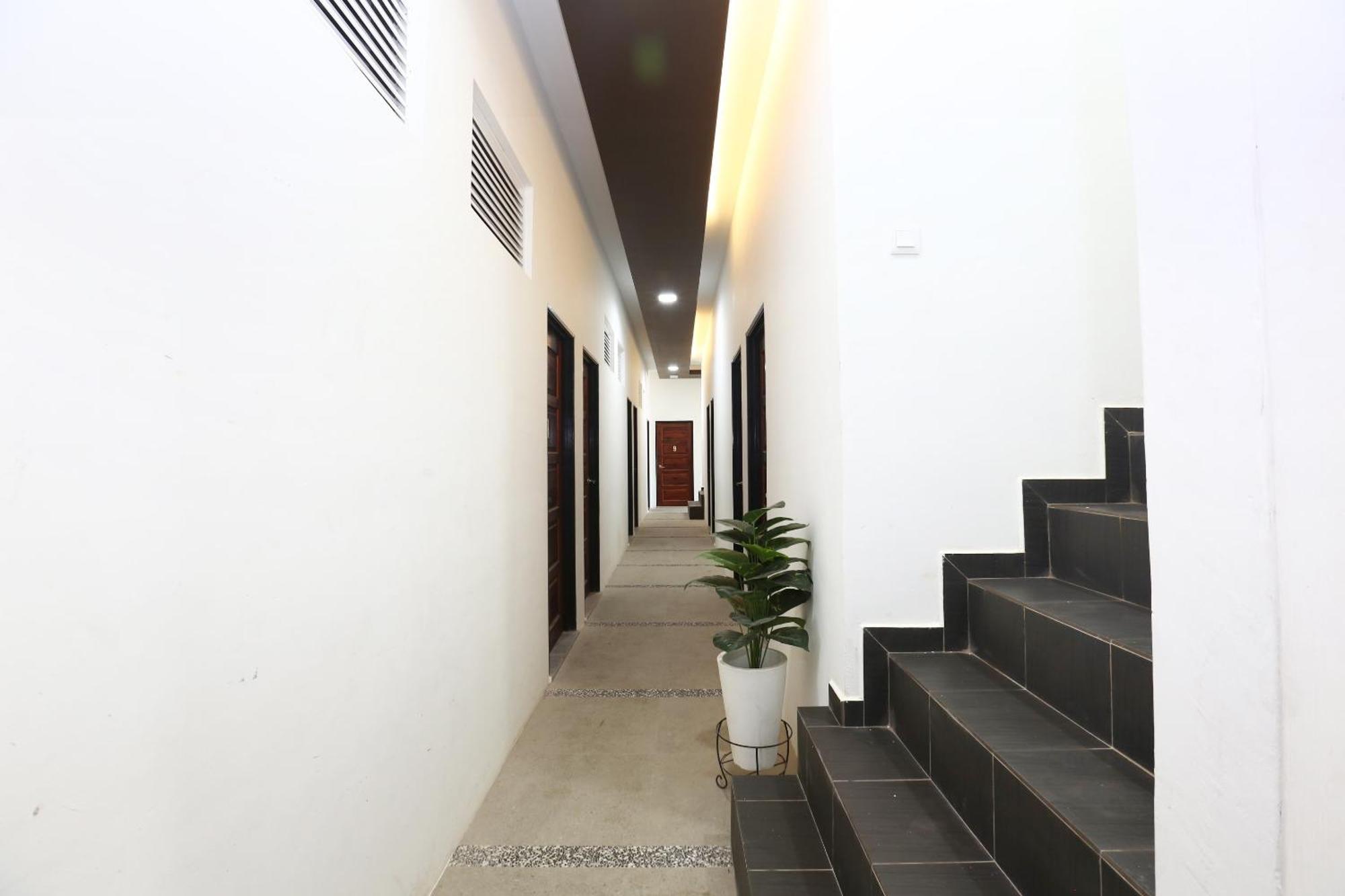 Super Oyo 89678 Ady Hotel